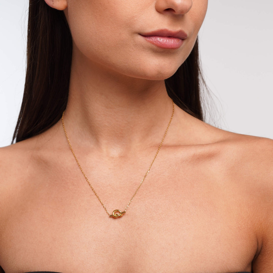 Knot Necklace